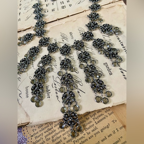 Vintage Goldette silver tone & smoke grey crystal waterfall statement necklace - Picture 10 of 11